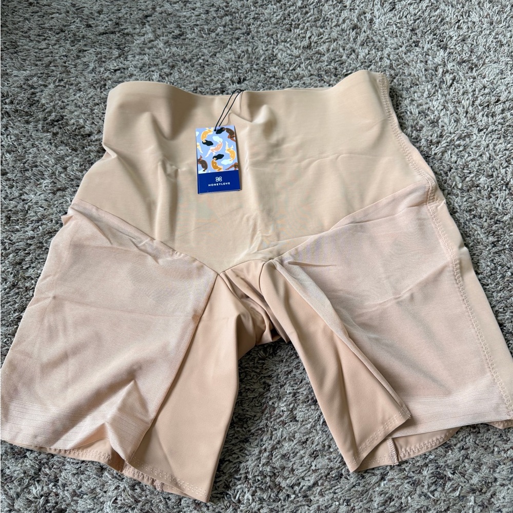 NWT Honeylove Superpower Mid-Waist Shorts - Sand